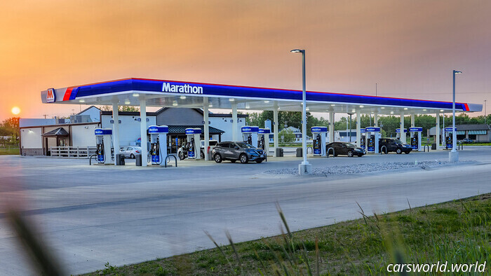 Labor Day Motorists Receive an Unexpected Treat at the Pump as Prices Drop Rapidly | Carscoops